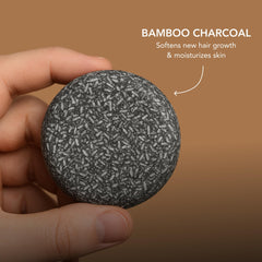 Barra de champú con carbón de bambú limpia profundamente el cuero cabelludo