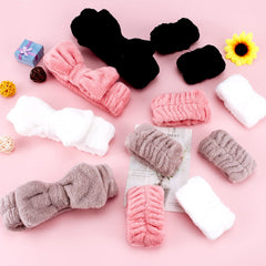 Tihebax wristband absorbent microfiber to wick moisture during cleansing.