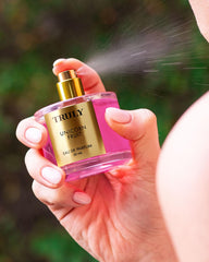 Truly Unicorn Fruit Parfum note Cotton Candy close-up highlighting playful, sweet aroma.