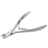 Tweezerman Rockhard Cuticle Nipper close-up blade highlights sharp tips for precise cuticle trimming.