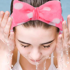 UMIKU coral fleece headband close-up shows soft stretch and all-day comfort.