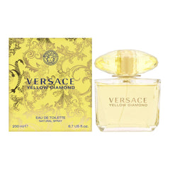 Versace Yellow Diamond packaging showcases luxury and versatility for evenings.