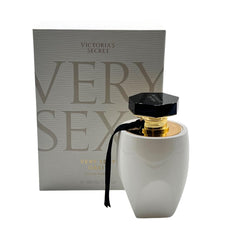 Victoria's Secret Very Sexy Oasis bottle cap closeup reveals premium design for confident gifting