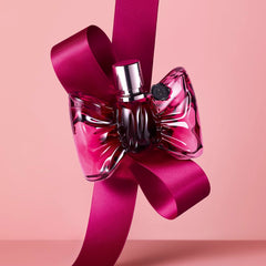Viktor&Rolf Bonbon amber-wood note close-up suggesting lasting warmth.