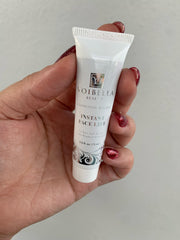 VOIBELLA BEAUTY Instant Face Lift Cream closeup texture looks smooth