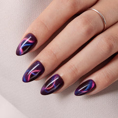 VSALON Gel Chrome finish nails highlighting cat-eye shimmer for premium glossy look