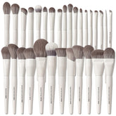 VYNESTRA 30-pcs brush set with dense bristles for flawless foundation and makeup blending.