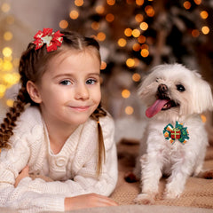 Wavyknot bow with metal clip back ensures secure wear.