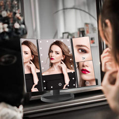 WEILY makeup mirror shows 2x and 3x magnification for precise eye makeup