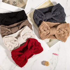 Whaline bow knot crochet detail image emphasizing chic detail and cozy comfort.