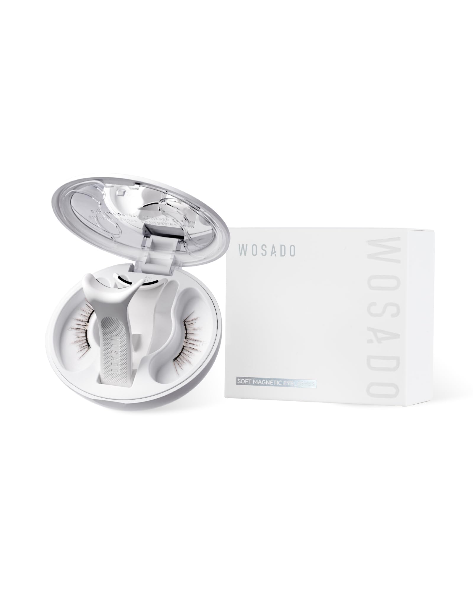 WOSADO V26 Savannah Breez kit open shows reusable magnetic lashes for easy, glue-free application.