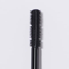Younique Moodstruck Epic Twisted Mascara micro-brush defines and separates lashes precisely.