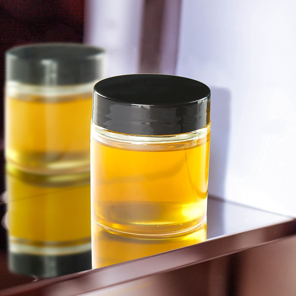 11 Hoa Kinh no-BPA thick glass container offers durable, reusable design.