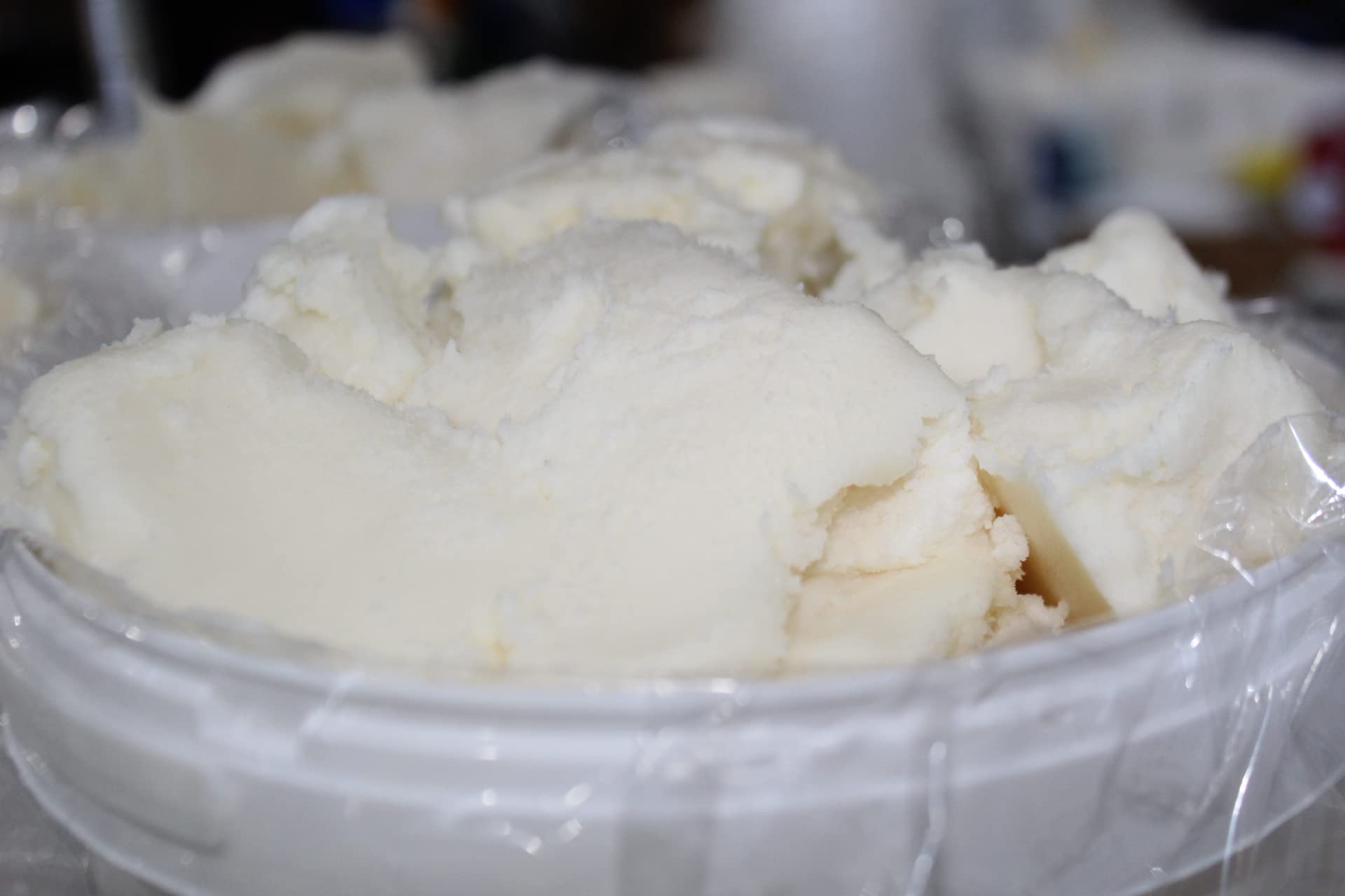 3CAYG refined white shea butter texture close-up highlights light, non-greasy feel.