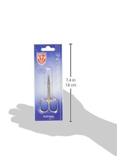 3 Swords Germany precise curved-tip image demonstrates controlled cuticle maintenance.