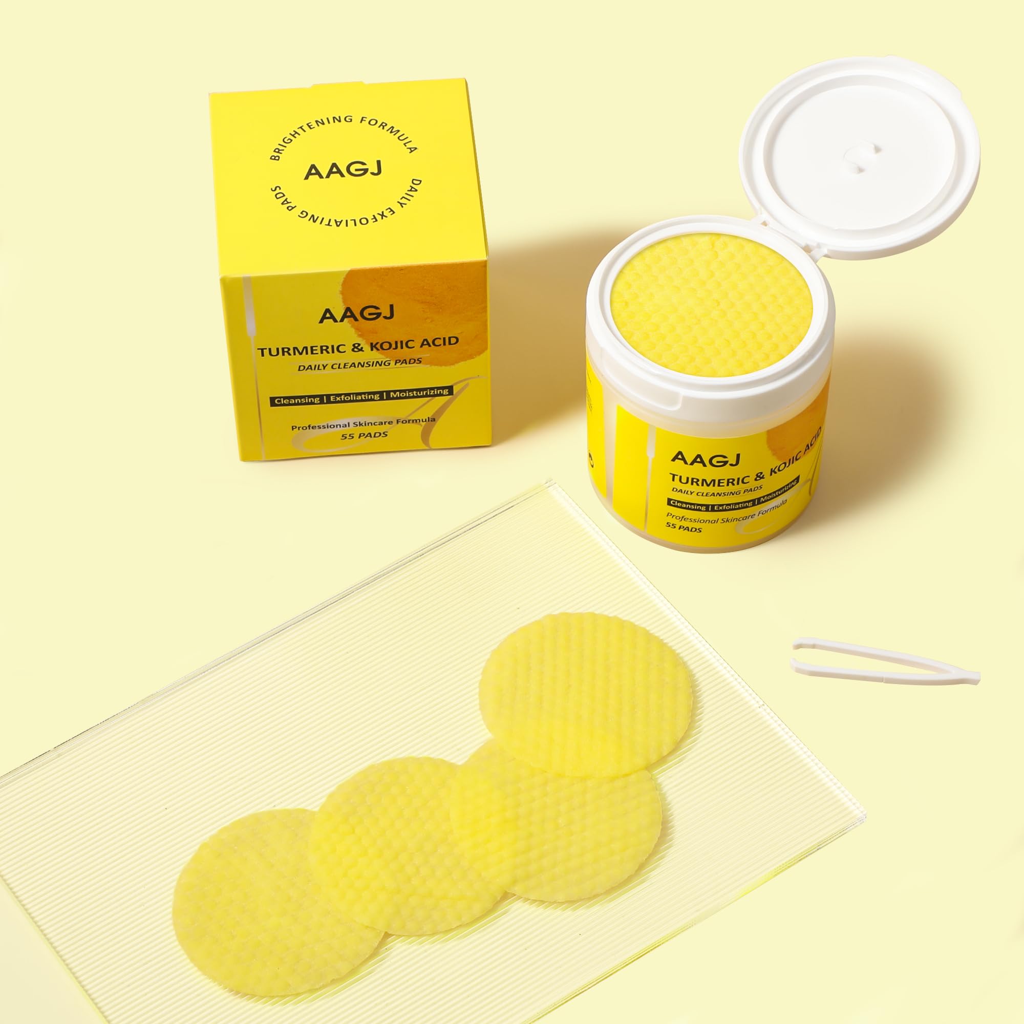 AAGJ Turmeric Kojic Acid Pads travel-cap bottle enables quick refresh.