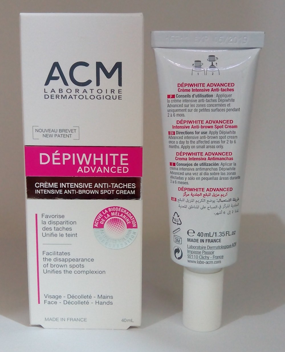 ACM Depiwhite Advanced cream texture macro showing non-greasy finish