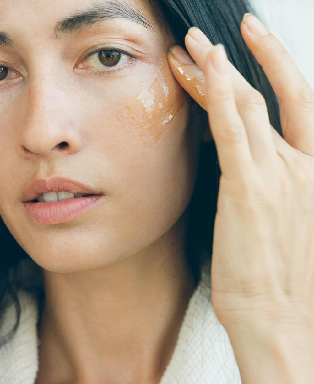 ACTIVIST Manuka Honey Mask packaging display showcasing compact 80 mL tube