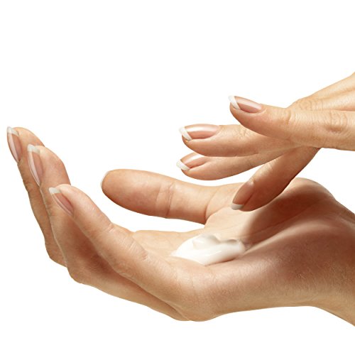 Advanced Clinicals Bulgarian Rose Lotion cream texture closeup highlights velvety finish
