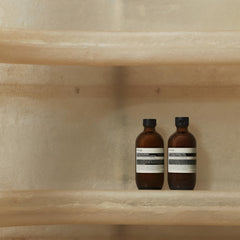 Aesop Amazing Face Cleanser close-up Mandarin Rind for purifying cleansing.