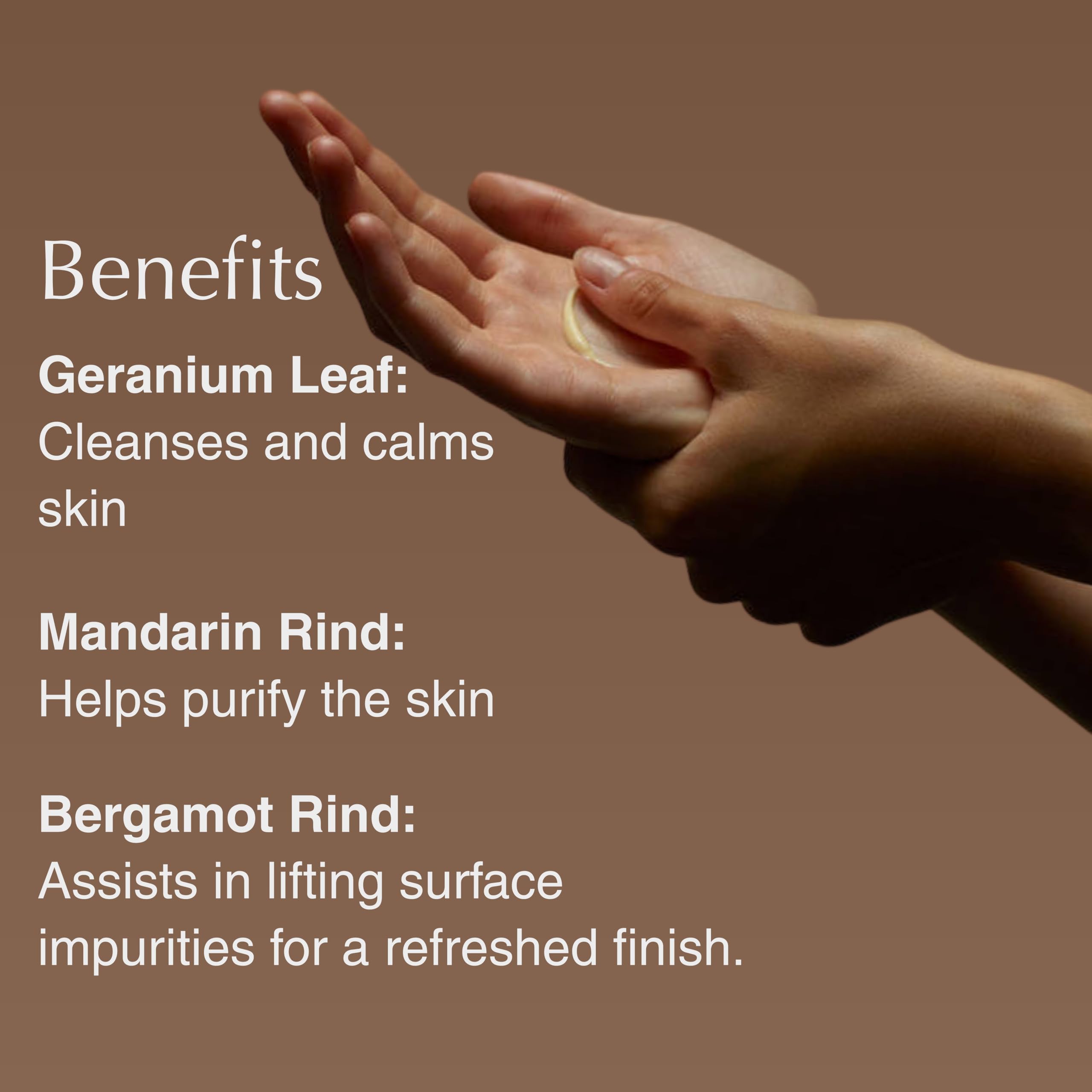 aesop geranium leaf body cleanser lather closeup – gentle purification without stripping.