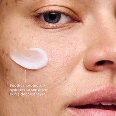 AESTURA ATOBARRIER365 gel-cream swatch demonstrates refreshing cooling on heat-exposed skin.
