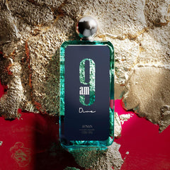 Afnan 9 AM Dive heart notes reveal apple incense cedar for a refreshing aquatic core.