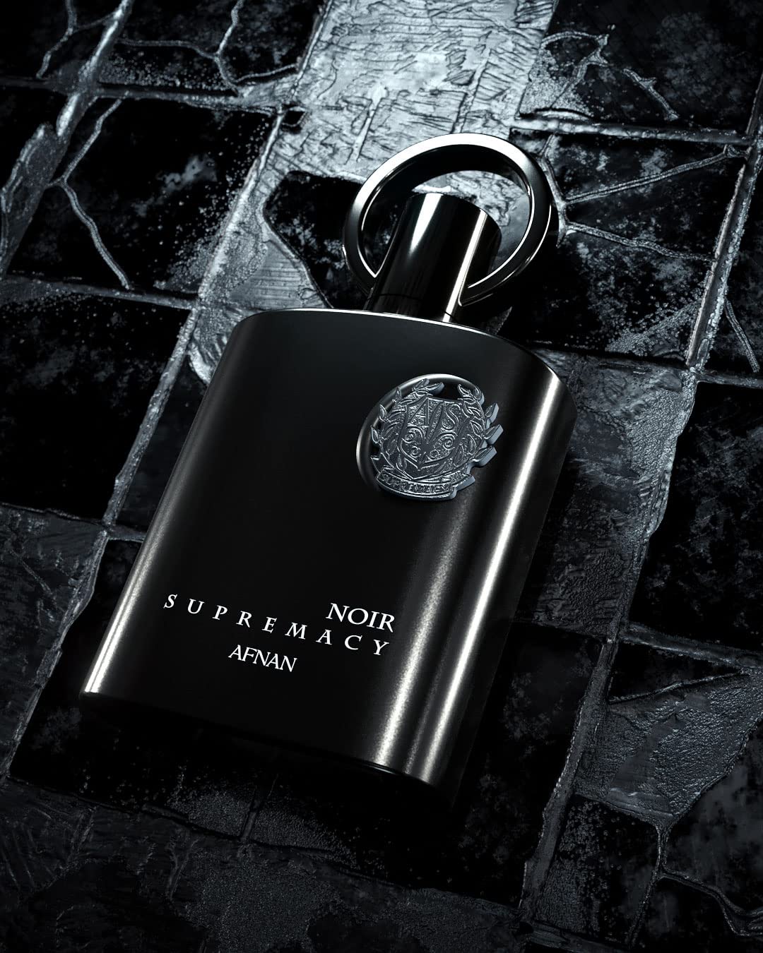 Afnan Supremacy Noir amber-base-warmth provides grounding and lasting presence.