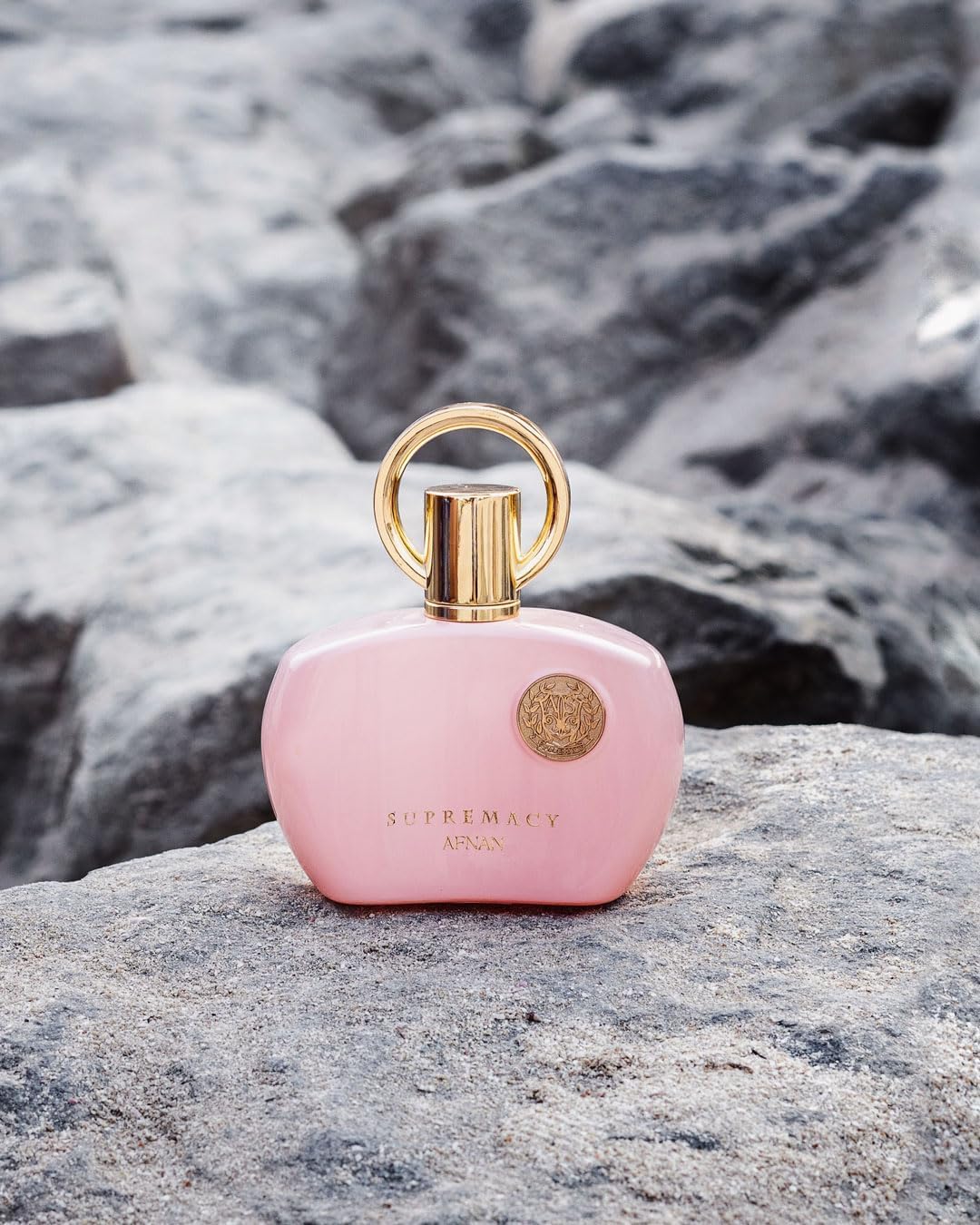 Afnan Supremacy Pink top-notes pink peppercorn evoke fresh energy for daily wear.