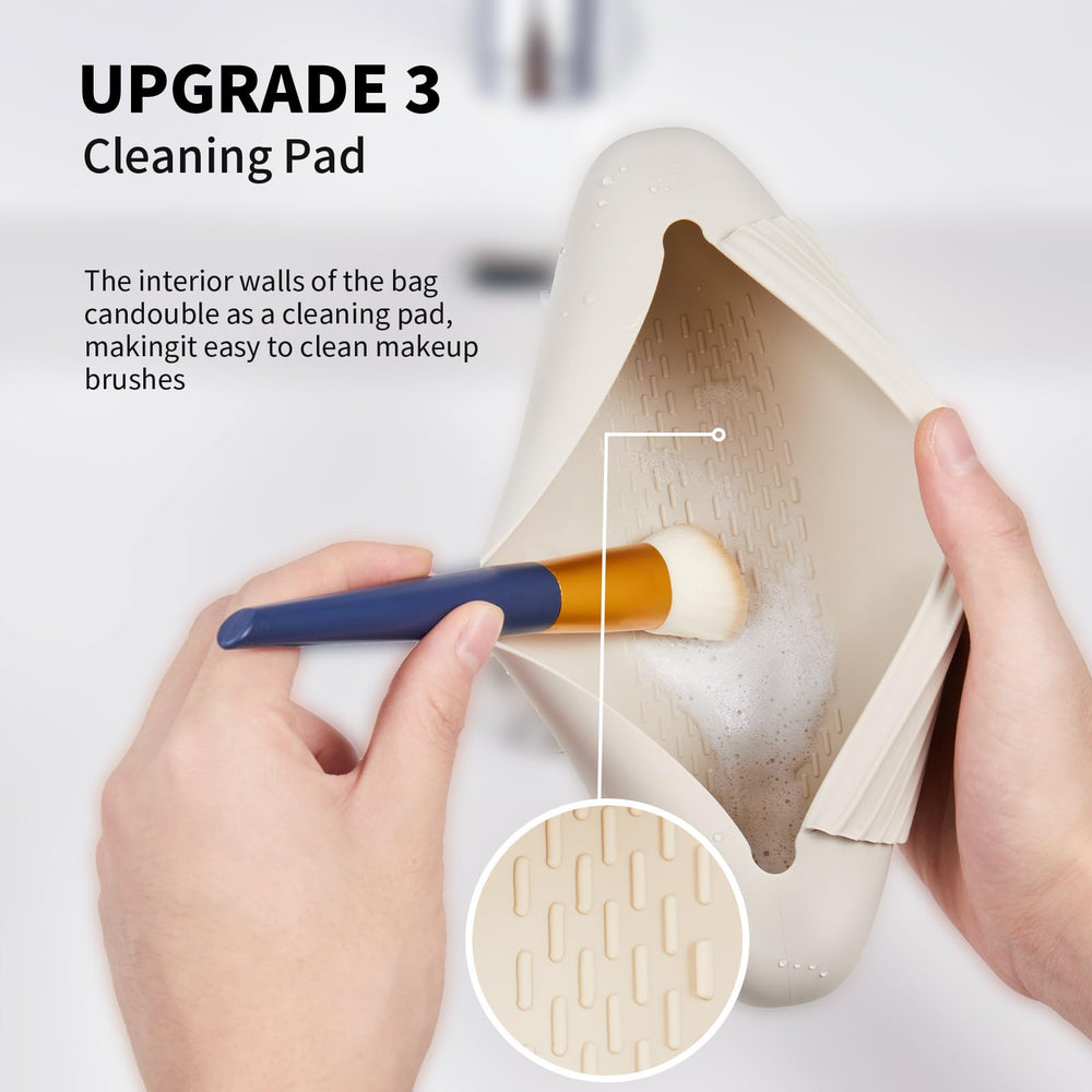 Detail of AGIKET magnetic closure on silicone brush holder
