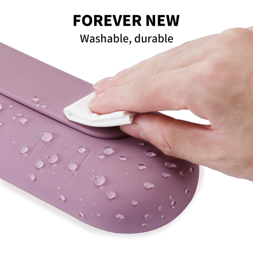 AGIKET travel makeup brush case with brushes demonstrates practical packing and quick access.