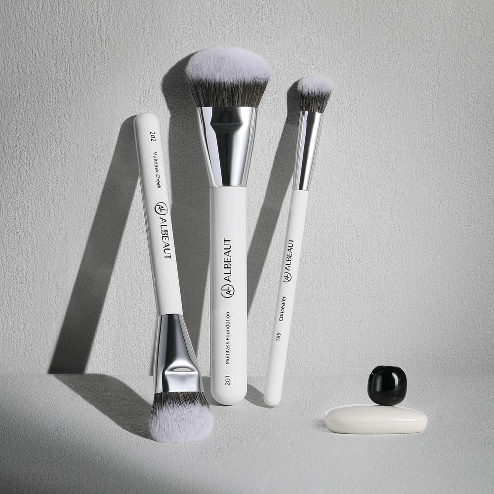 Albeaut concealer brush for precise coverage and flawless blending.