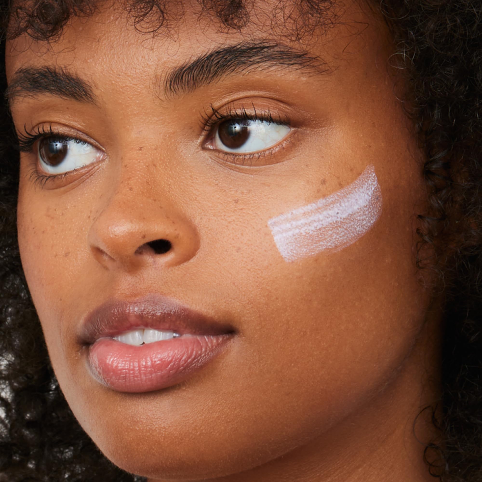 Algenist Sublime Defense pump-action demonstrates easy, mess-free sunscreen application.