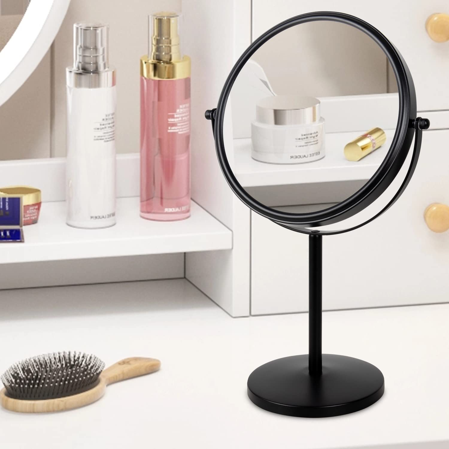 ALHAKIN large 8-inch face provides a full-face view for complete looks.