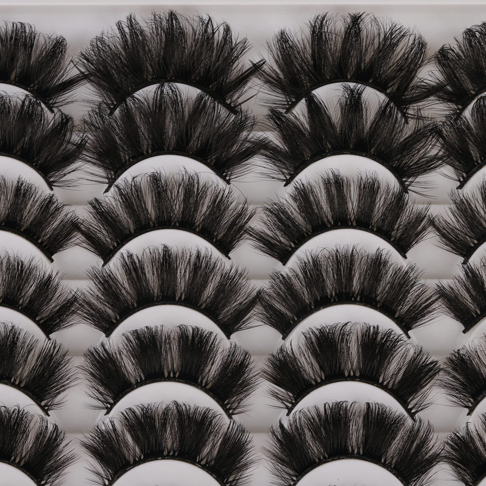 ALICE 5D wispy strip faux mink demonstrates dramatic yet natural effect