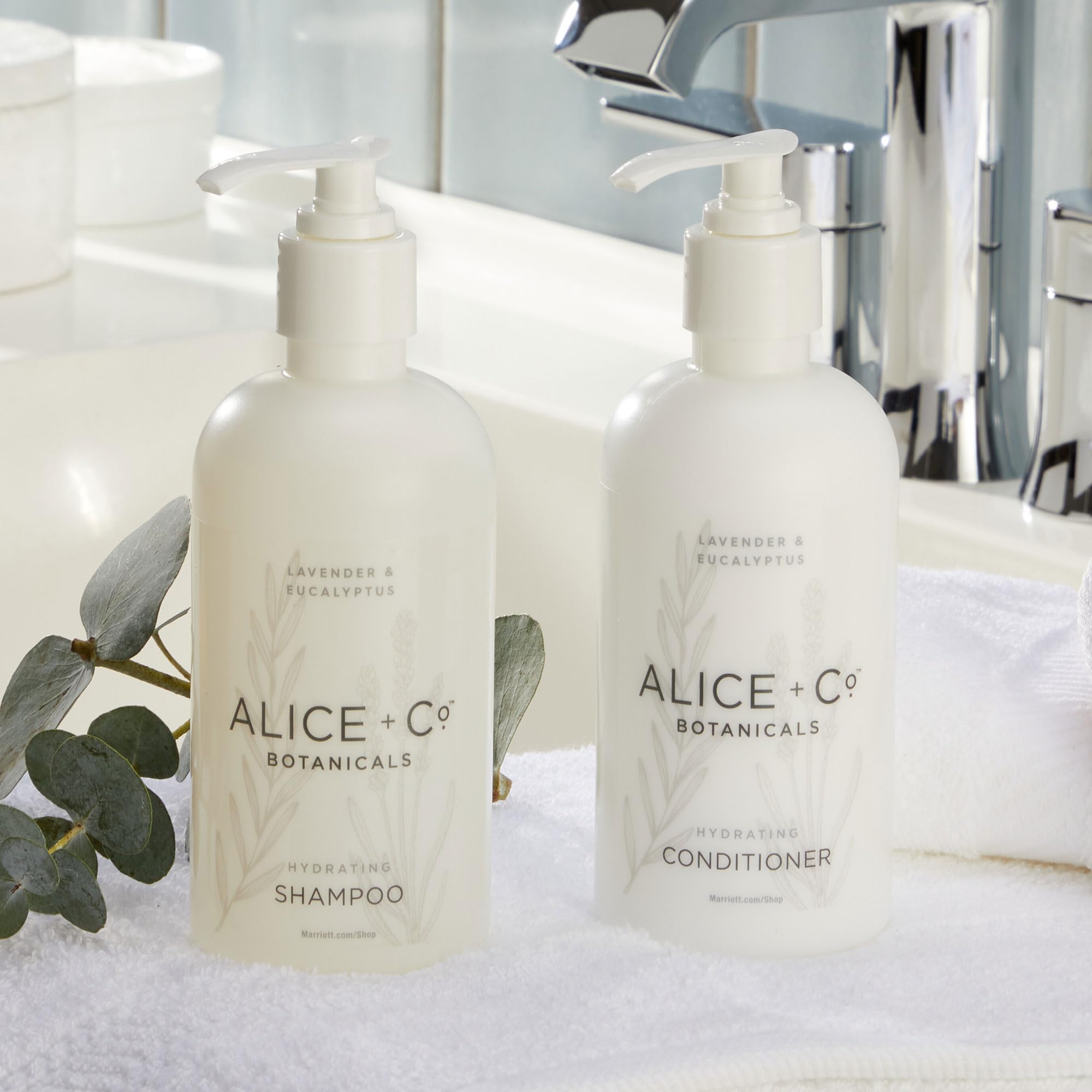 Alice + Co. stimulating scent lavender eucalyptus evokes spa-like aromatherapy during wash.