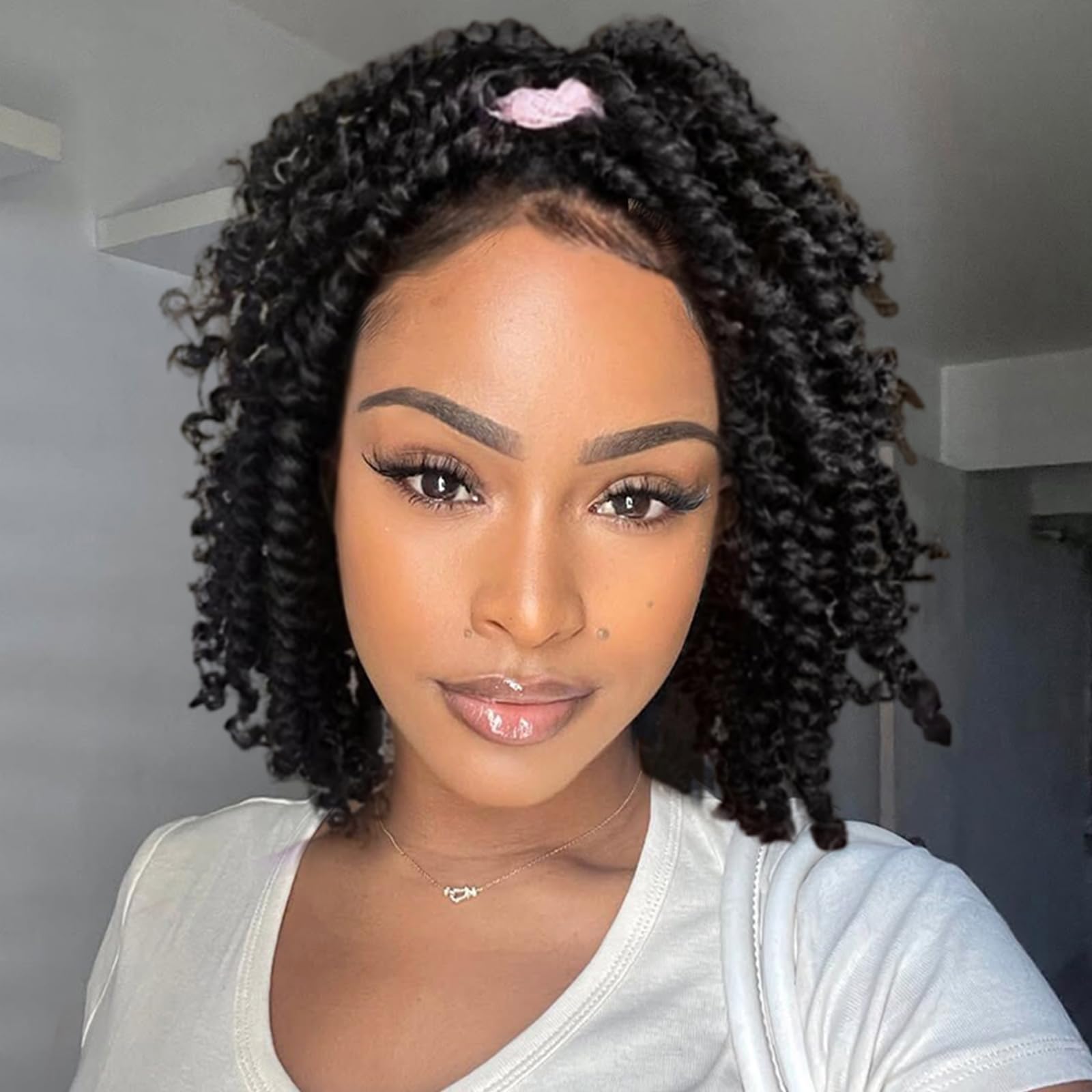 Alicoco lightweight crochet hair visual communicates comfortable all-day wear.