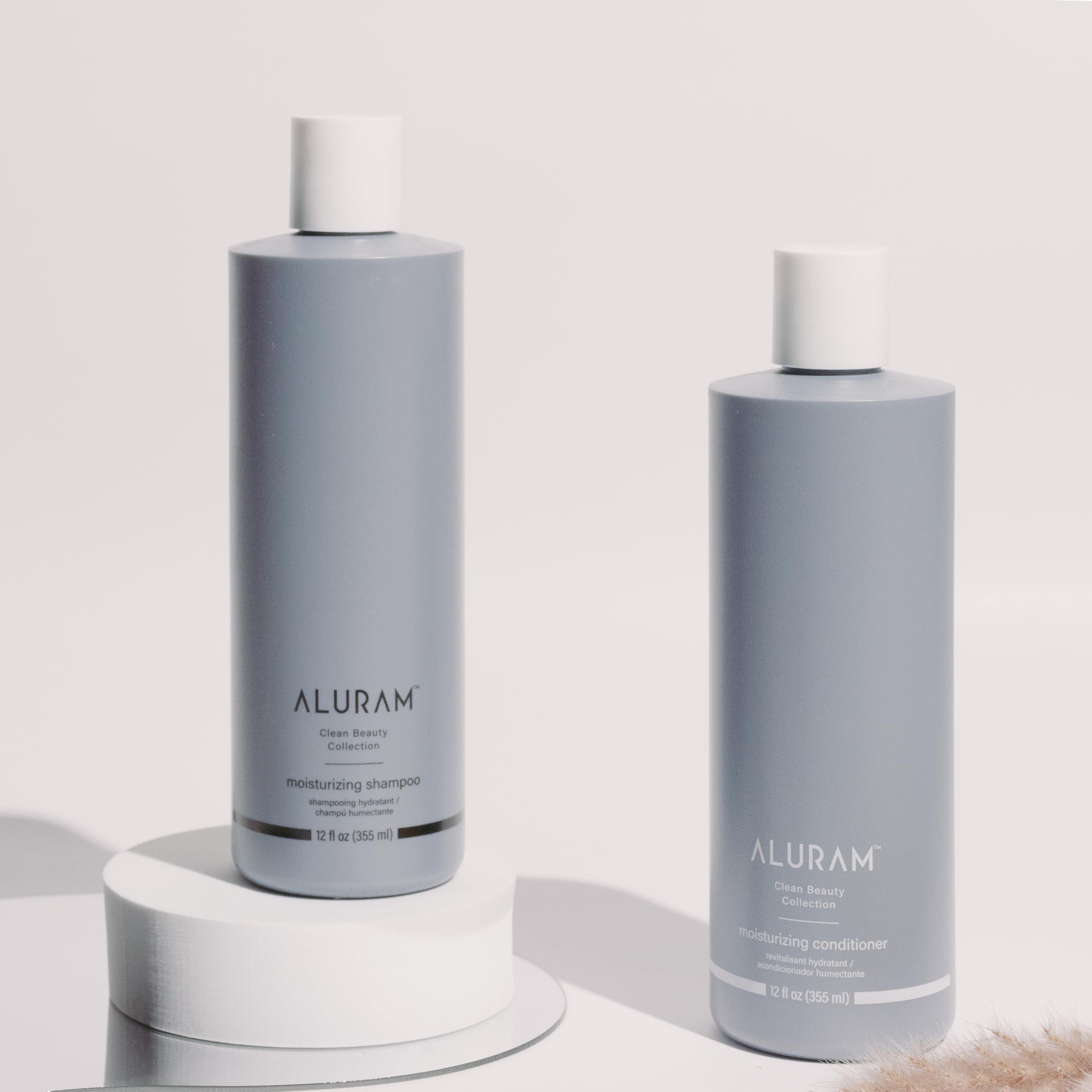 ALURAM Coconut Water Moisturizing Shampoo lather closeup highlights creamy cleansing for gentle use.