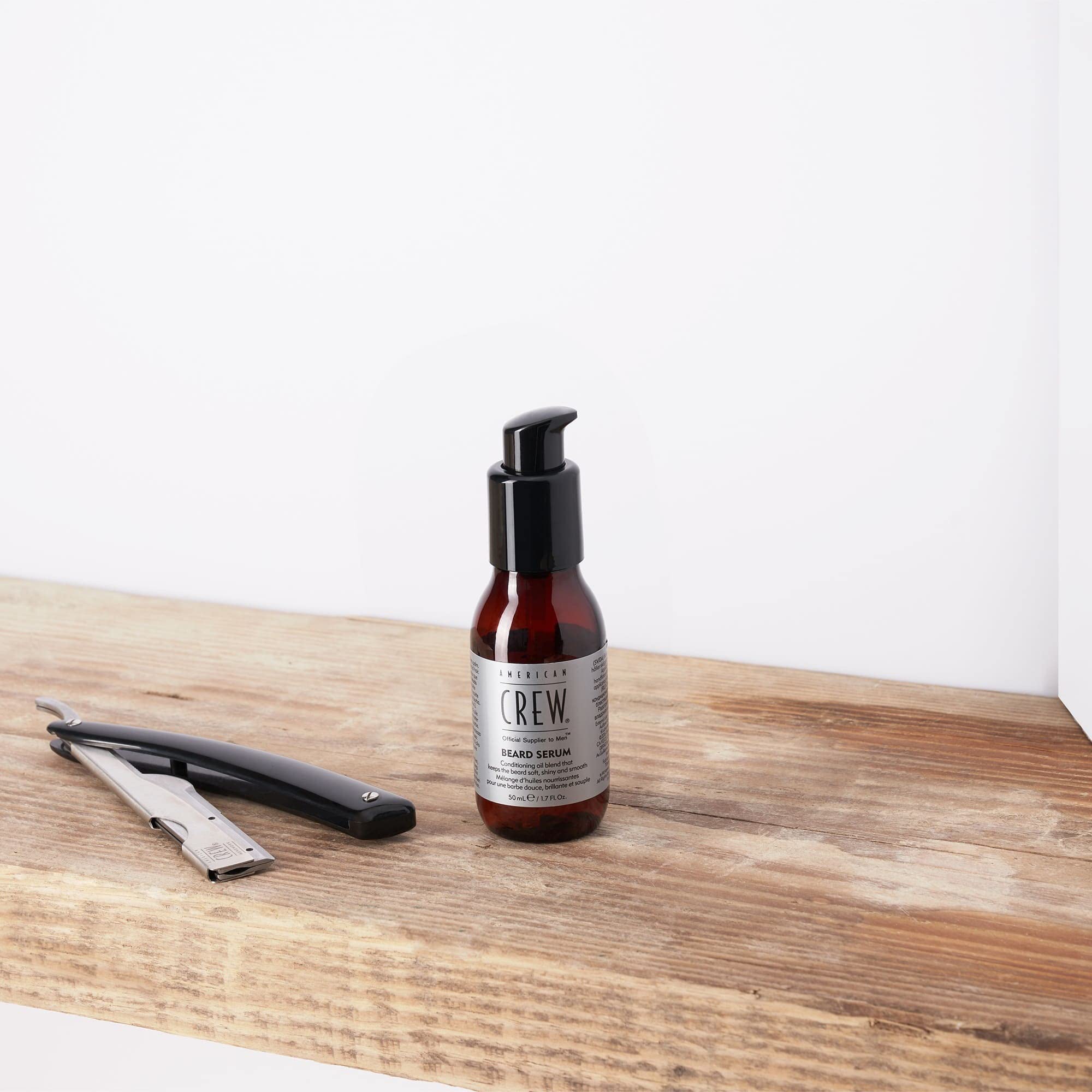 Sensación sedosa sin grasa, producto American Crew para barba.
