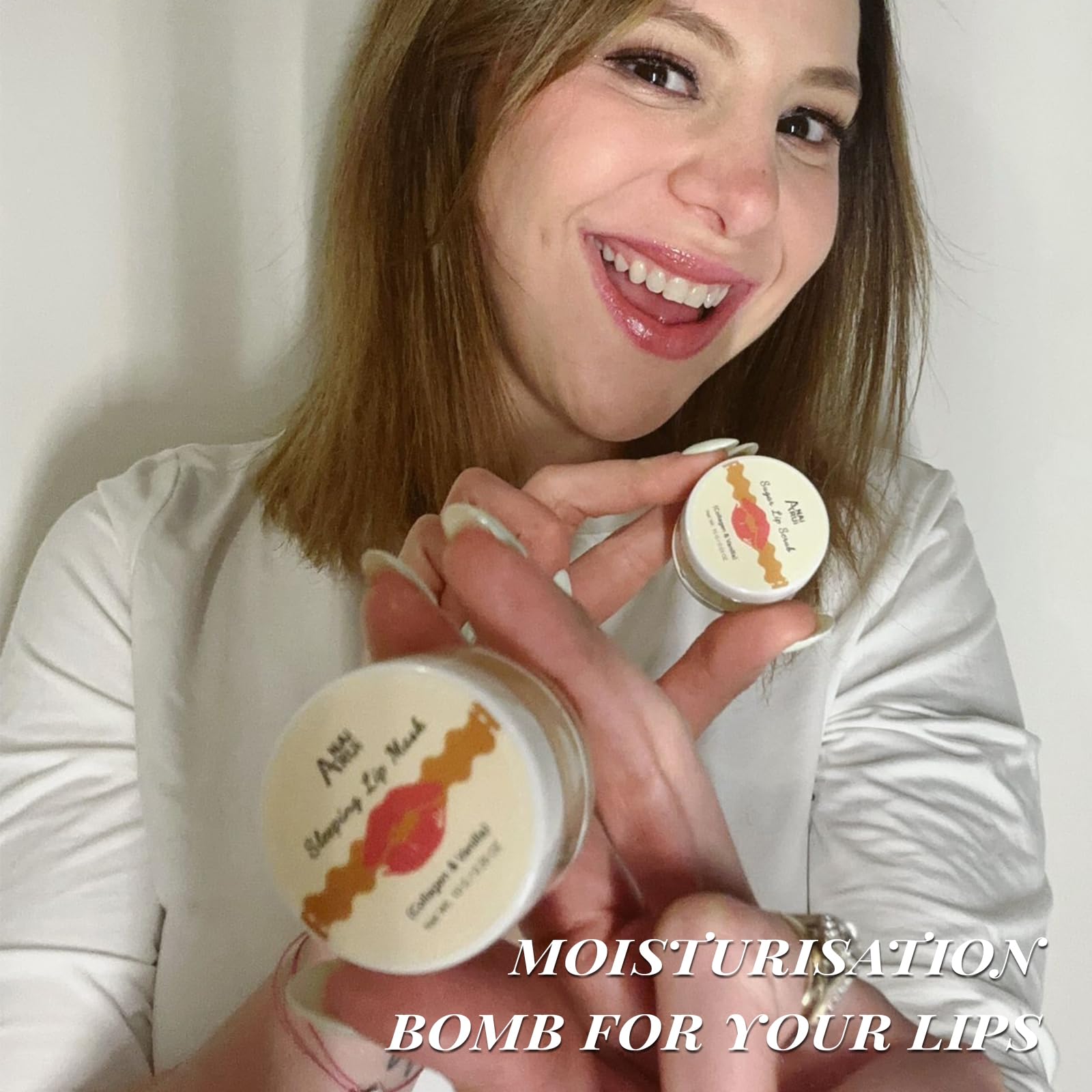 ANAI RUI sugar lip scrub texture creates smooth lips after gentle exfoliation.