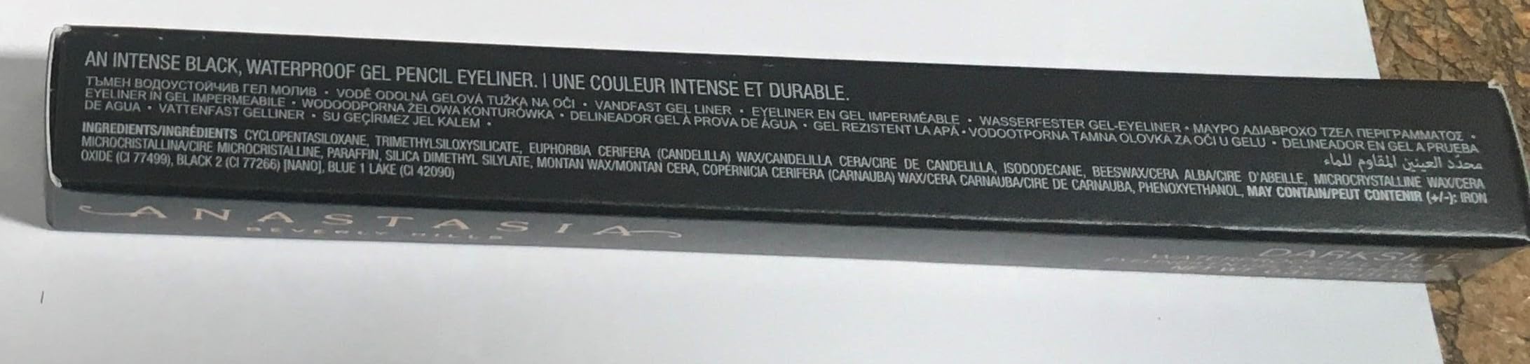 Delineador Darkside de Anastasia Beverly Hills con sacapuntas desmontable para recargar la punta cuando haga falta