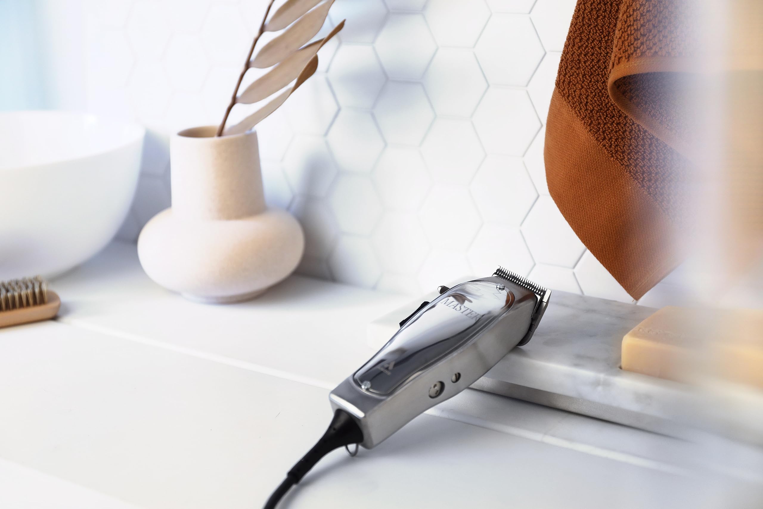 Andis 01815 14,000 SPM fast cutting speed for efficient trims