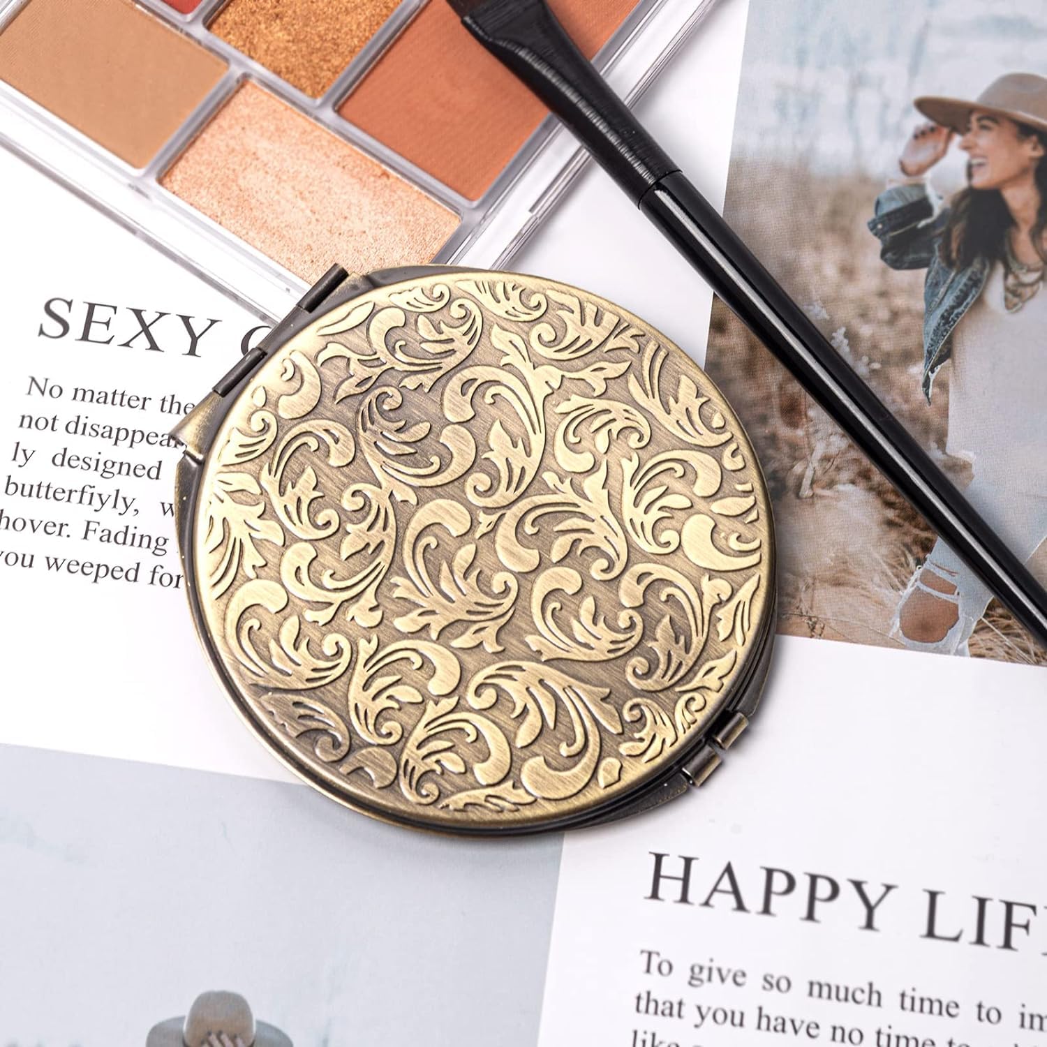 ANZHUO bronze pocket mirror displays 1x-2x magnification for detailed checks