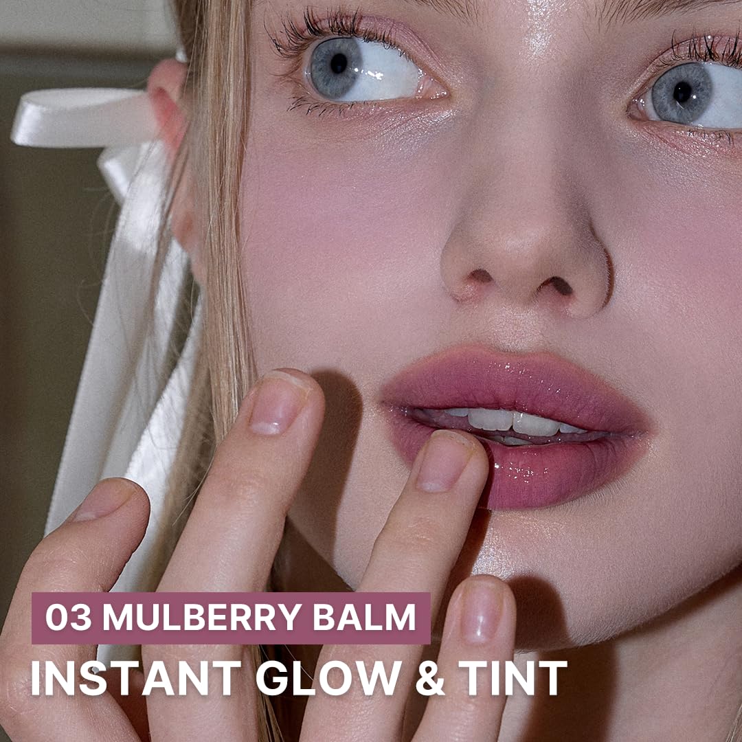 AOU Glowy Tint Balm lip application demonstrates instant hydration and glossy finish.