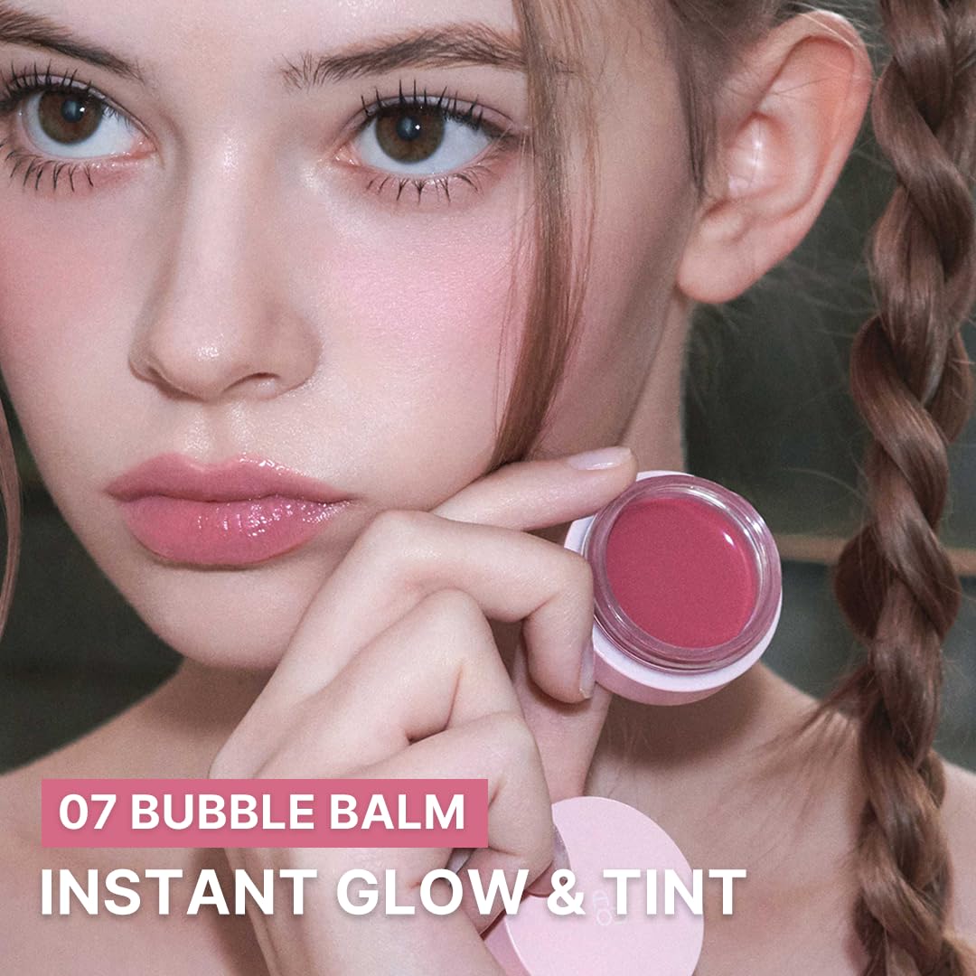 AOU GLOWY TINT BALM closeup melting texture for smooth lips