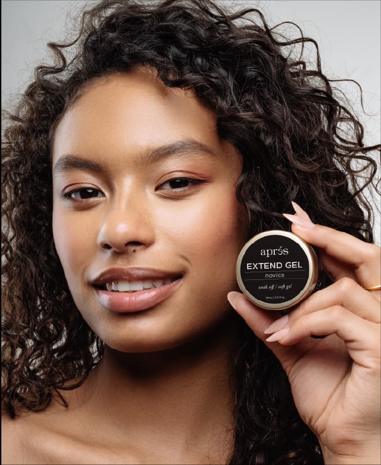 APRÉS Extend Gel Novice with Neutrals Gel-X Tips close-up demonstrates easy compatibility.