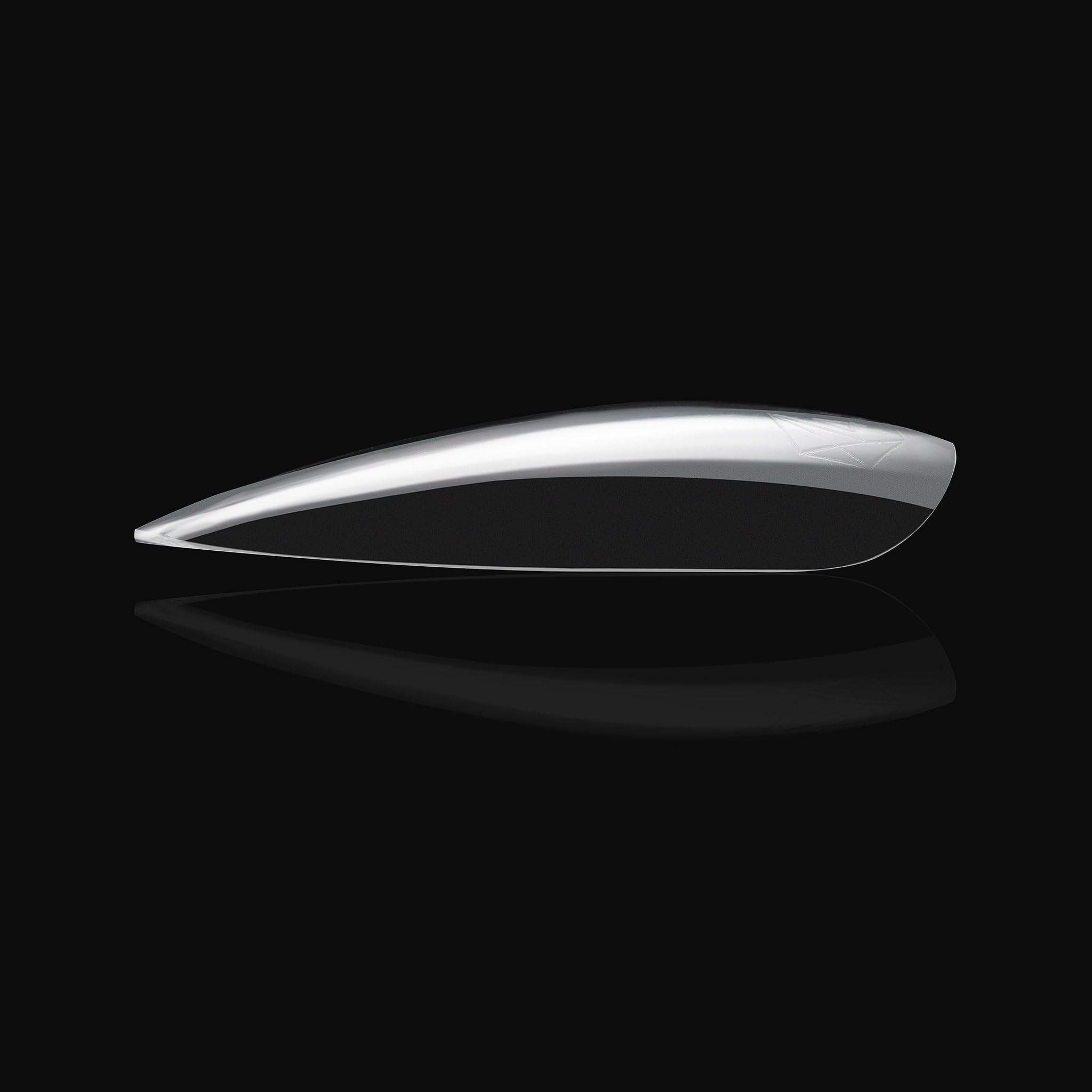APRÉS Gel-X close-up on sculpted stiletto tip highlights clean edges.