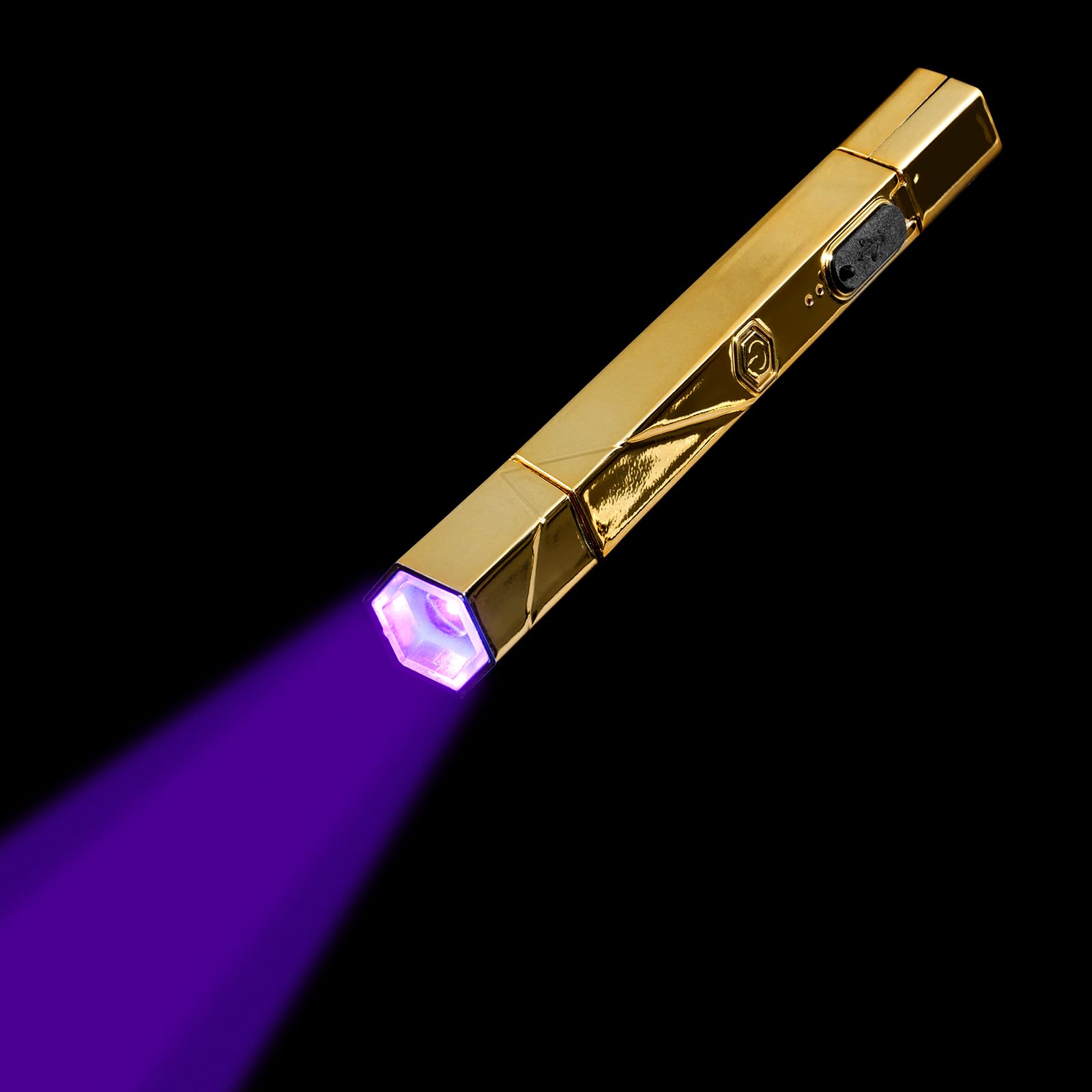 APRÉS Omni Light handheld use for convenient client curing during appointments.