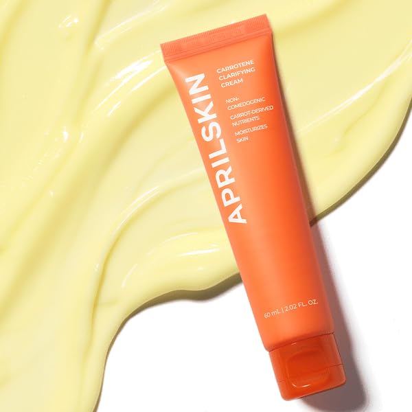 Texture closeup of APRILSKIN Carrotene Clarifying Cream highlights a non-greasy formula.