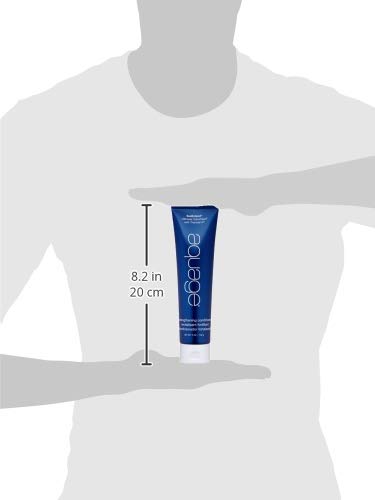 Aquage SeaExtend Strengthening Conditioner texture close-up highlights creamy formula for stronger hair.